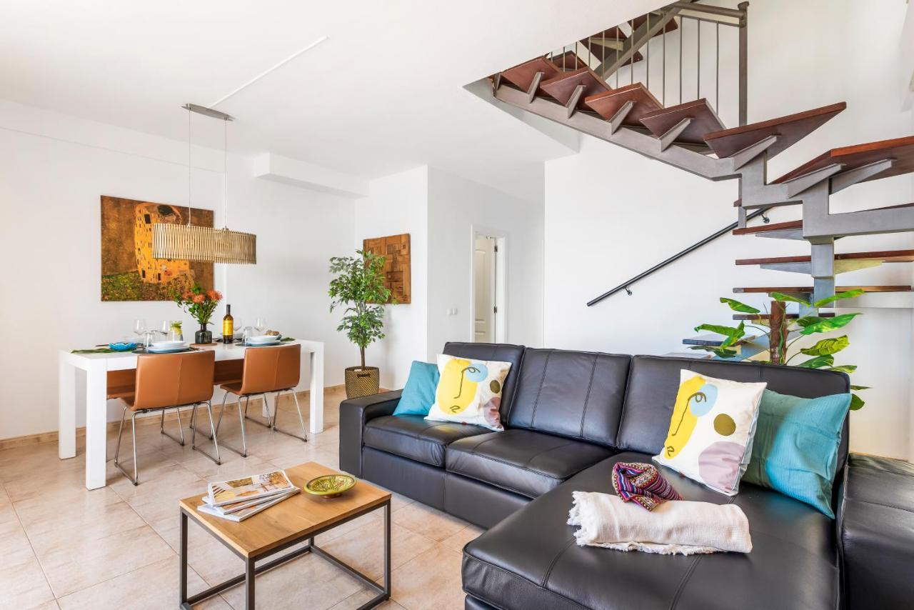 Beachfront Triplex With Swimming Pool & Parking Radazul 외부 사진