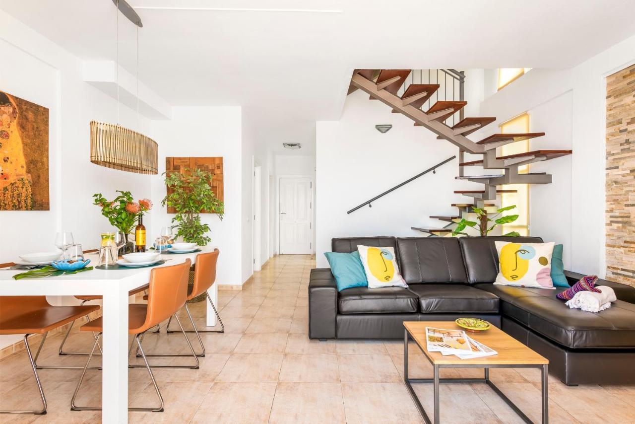 Beachfront Triplex With Swimming Pool & Parking Radazul 외부 사진